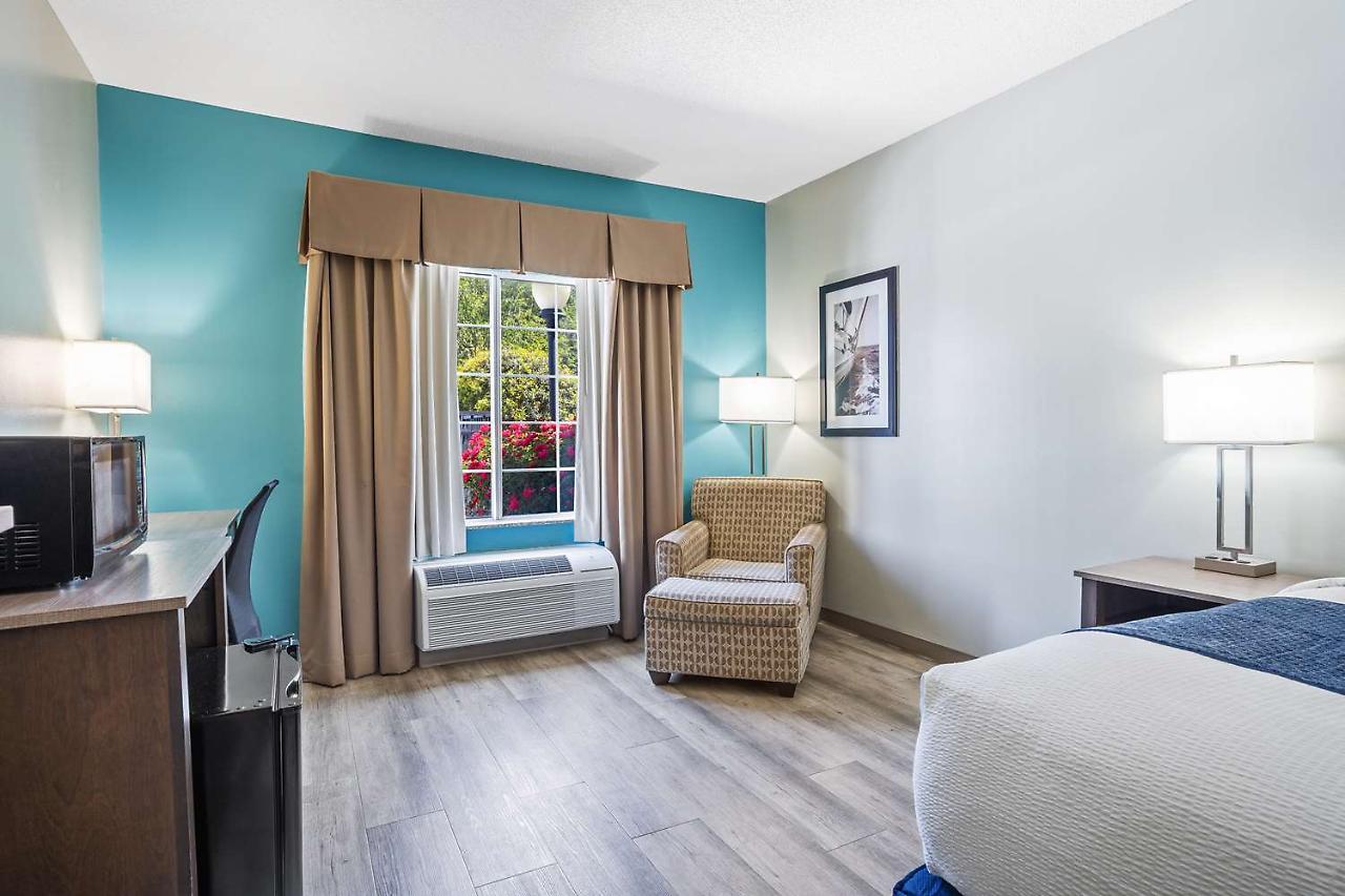 Blue Water Inn & Suites BW Signature Collection Sneads Ferry Luaran gambar
